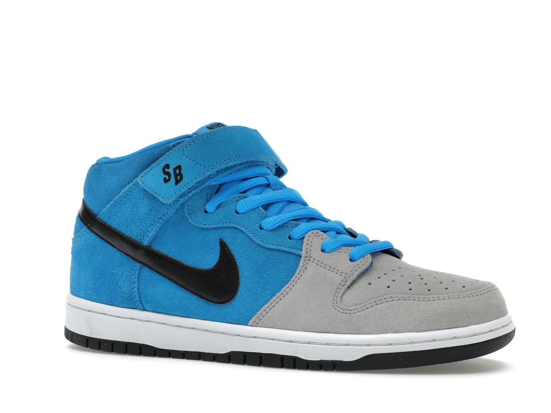 Vue 4 de Nike SB Dunk Mid Beavis