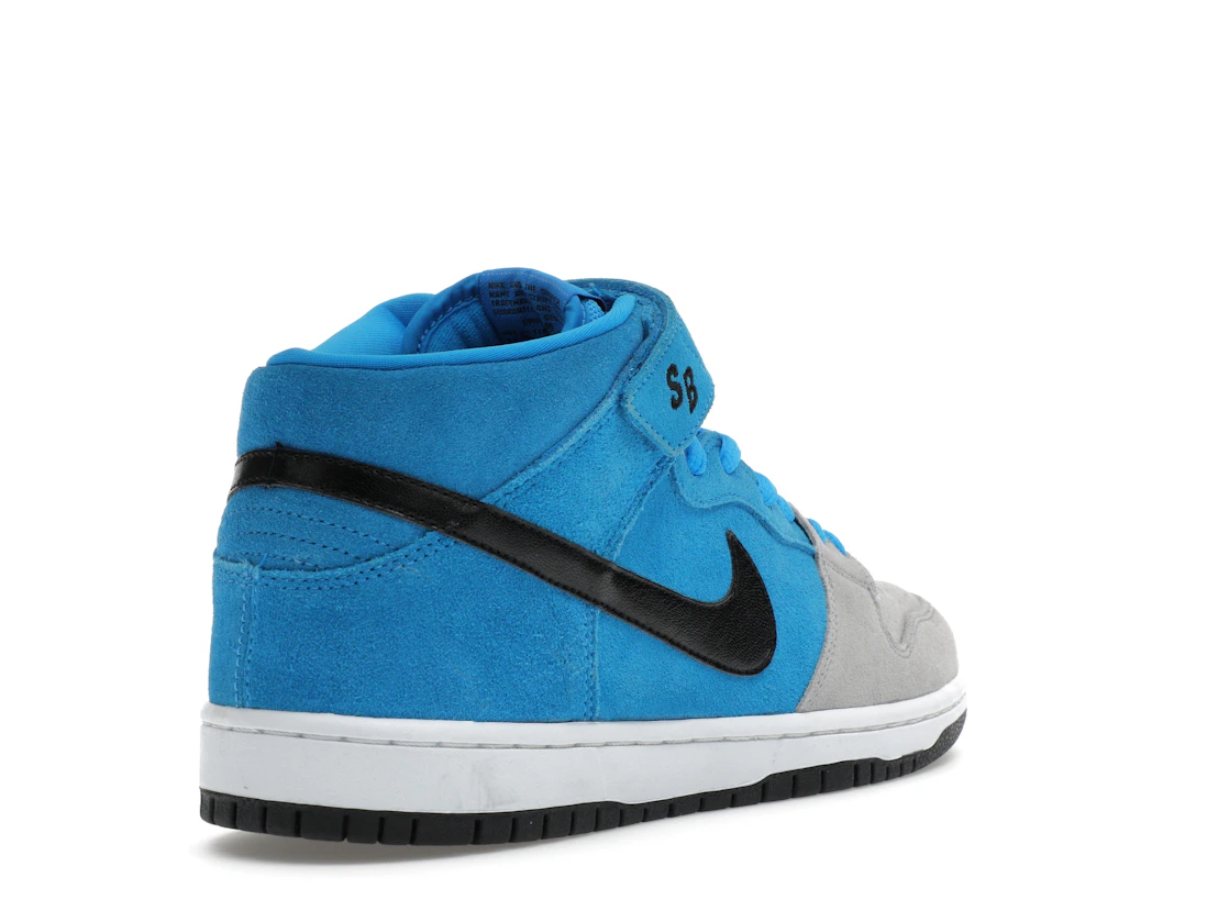 Vue 32 de Nike SB Dunk Mid Beavis
