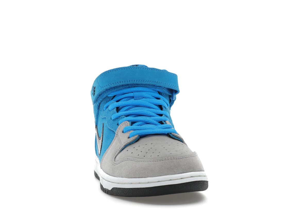 Vue 9 de Nike SB Dunk Mid Beavis