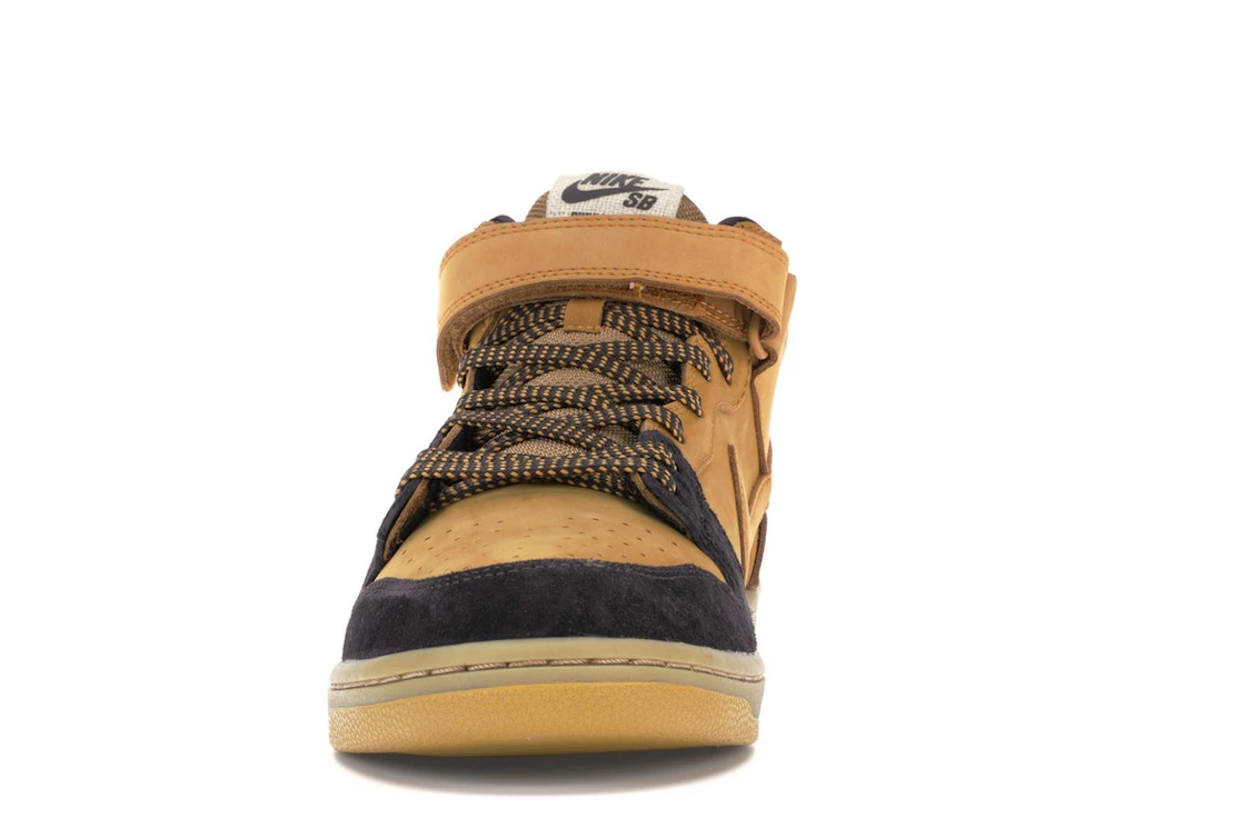 Vue 11 de Nike SB Dunk Mid Lewis Marnell