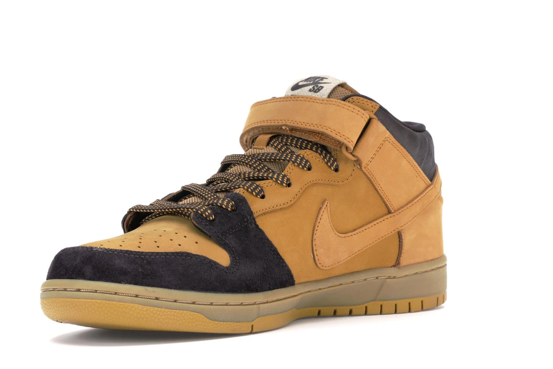 Vue 15 de Nike SB Dunk Mid Lewis Marnell