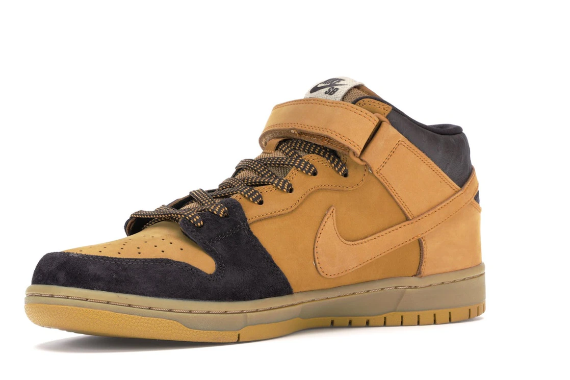 Vue 16 de Nike SB Dunk Mid Lewis Marnell