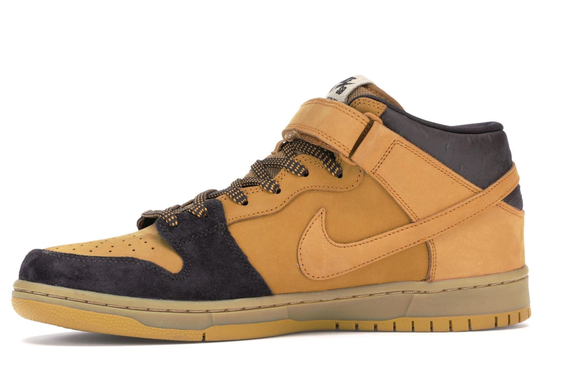 Vue 18 de Nike SB Dunk Mid Lewis Marnell