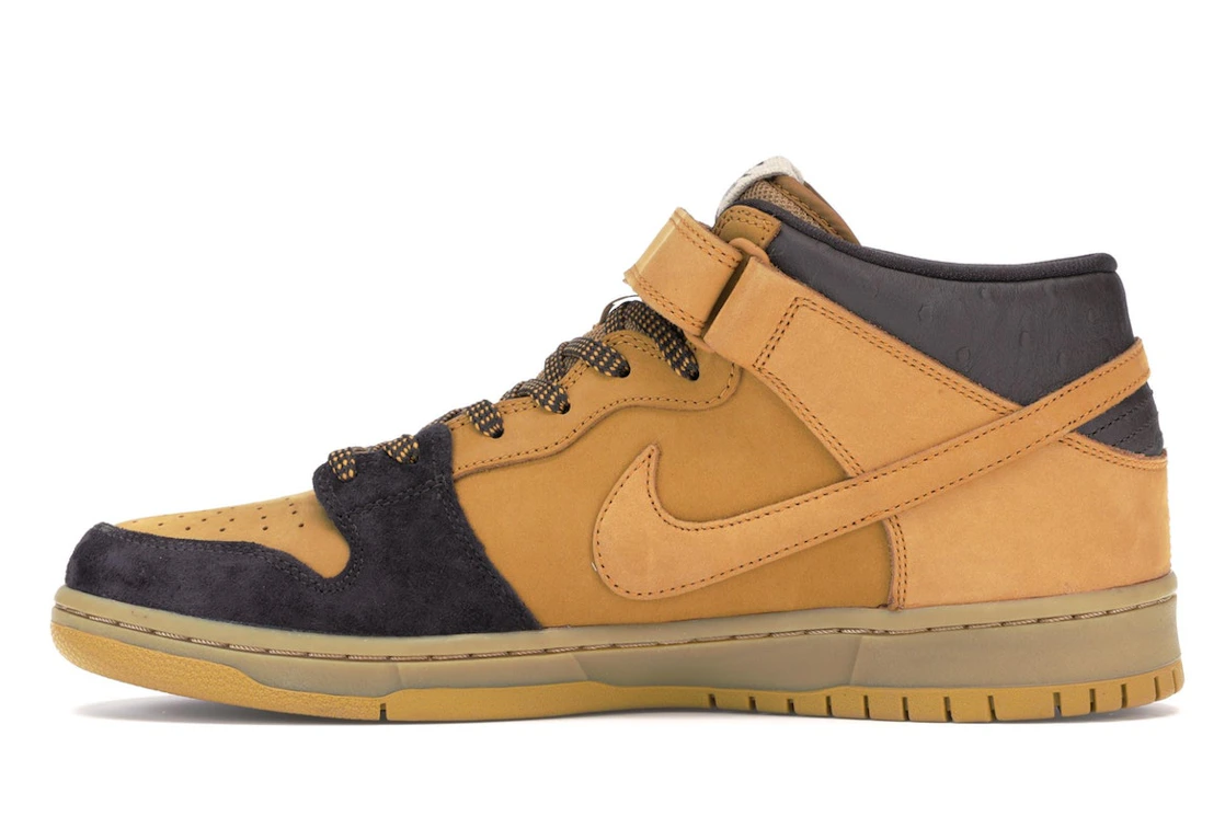 Vue 20 de Nike SB Dunk Mid Lewis Marnell