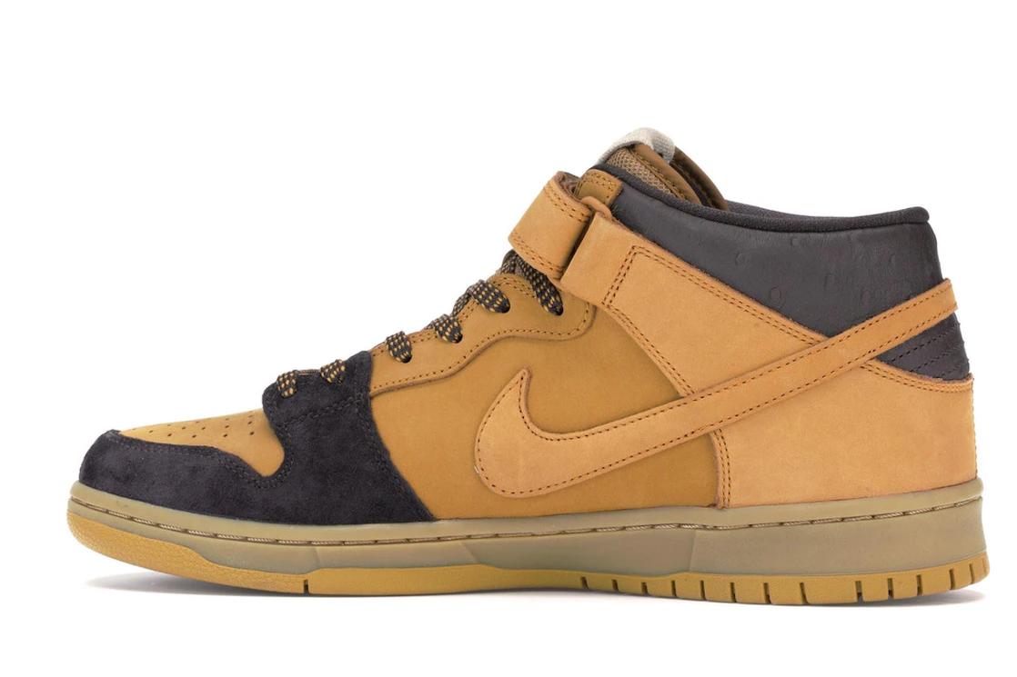 Vue 21 de Nike SB Dunk Mid Lewis Marnell