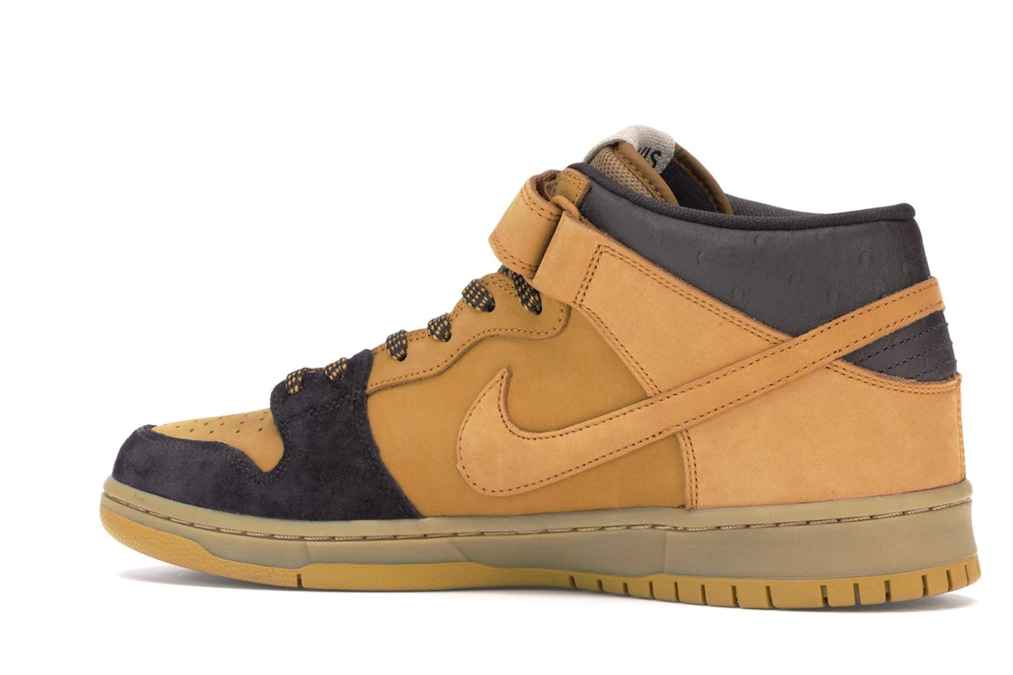 Vue 22 de Nike SB Dunk Mid Lewis Marnell