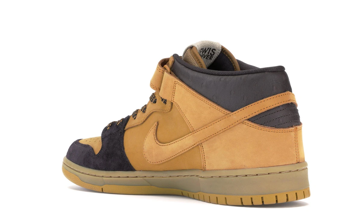Vue 24 de Nike SB Dunk Mid Lewis Marnell
