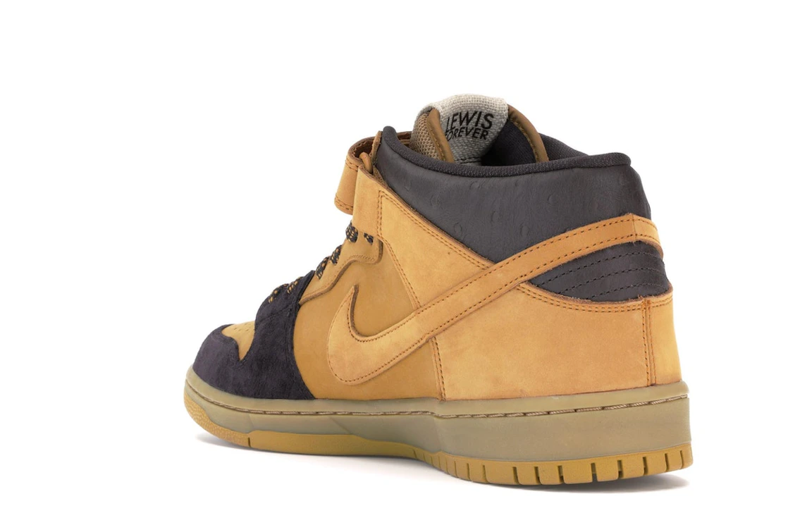 Vue 25 de Nike SB Dunk Mid Lewis Marnell