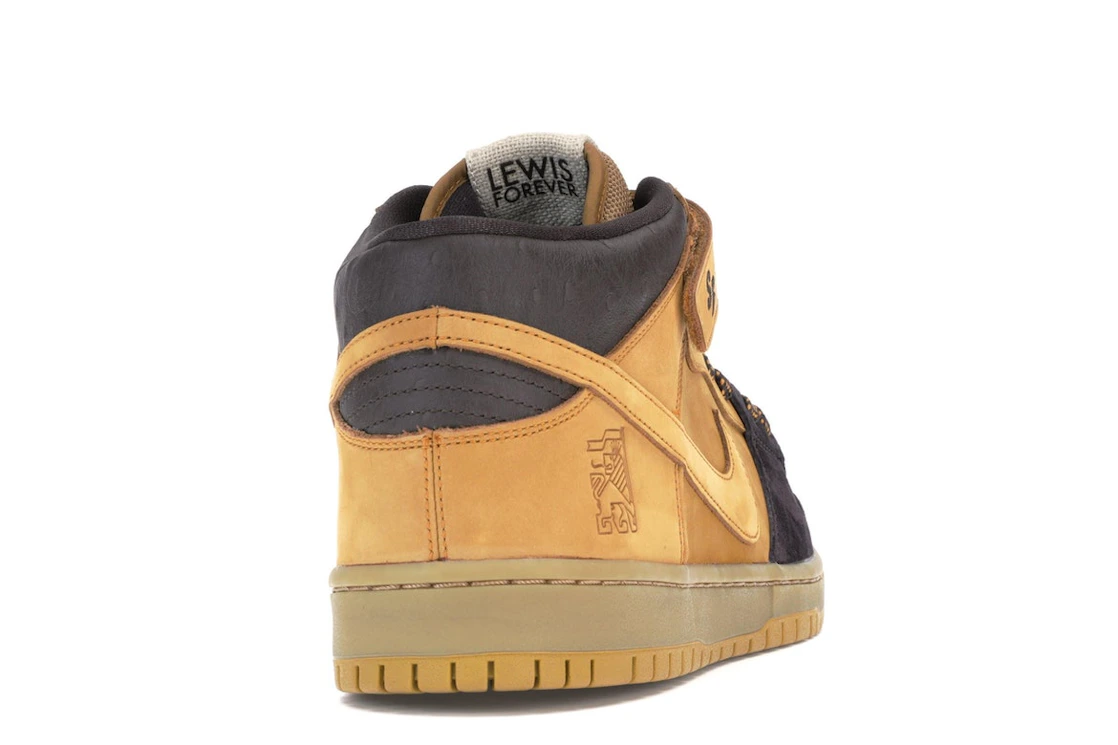 Vue 30 de Nike SB Dunk Mid Lewis Marnell