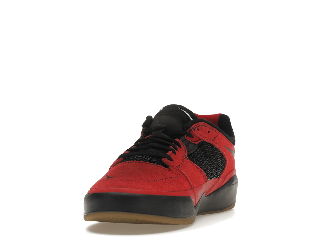 Vue 12 de Nike SB Ishod Wair Varsity Red Black Gum