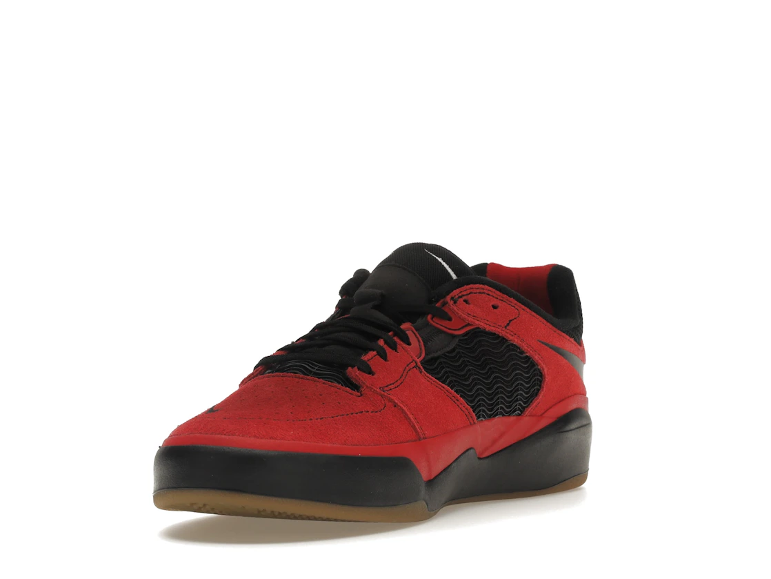 Vue 13 de Nike SB Ishod Wair Varsity Red Black Gum