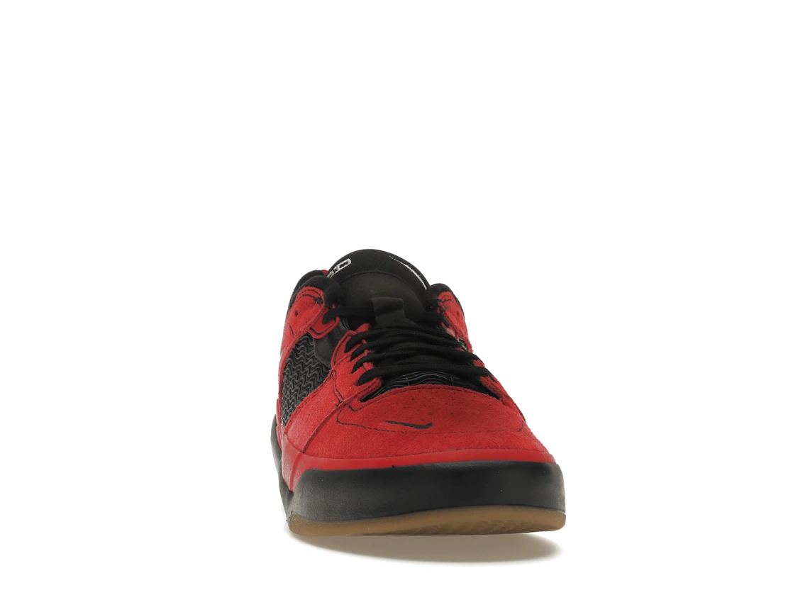 Vue 9 de Nike SB Ishod Wair Varsity Red Black Gum
