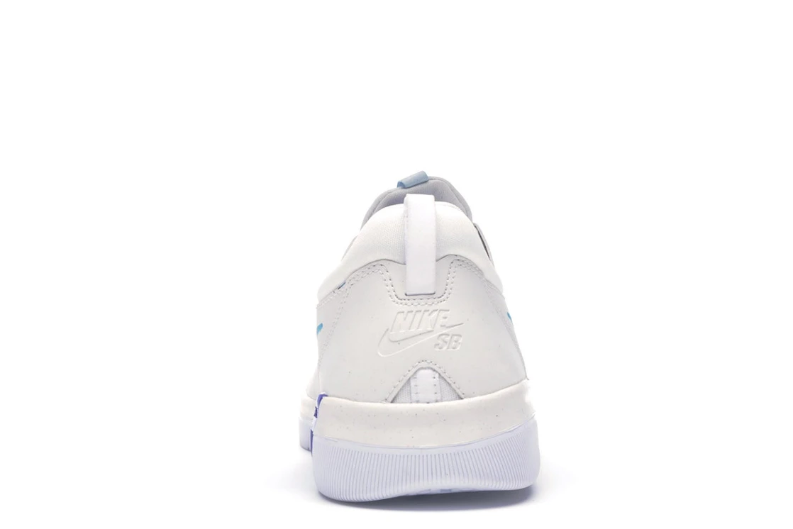 Vue 28 de Nike SB Nyjah Summit White Light Blue Fury