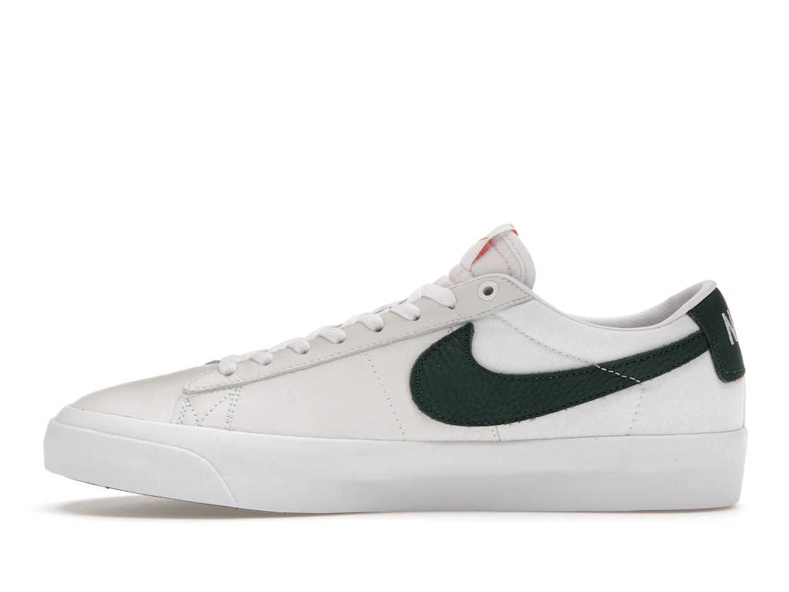 Vue 19 de Nike SB Zoom Blazer Low Pro GT ISO White Pro Green