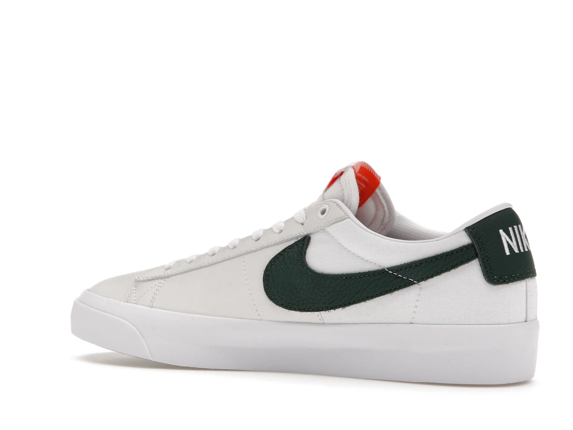Vue 22 de Nike SB Zoom Blazer Low Pro GT ISO White Pro Green