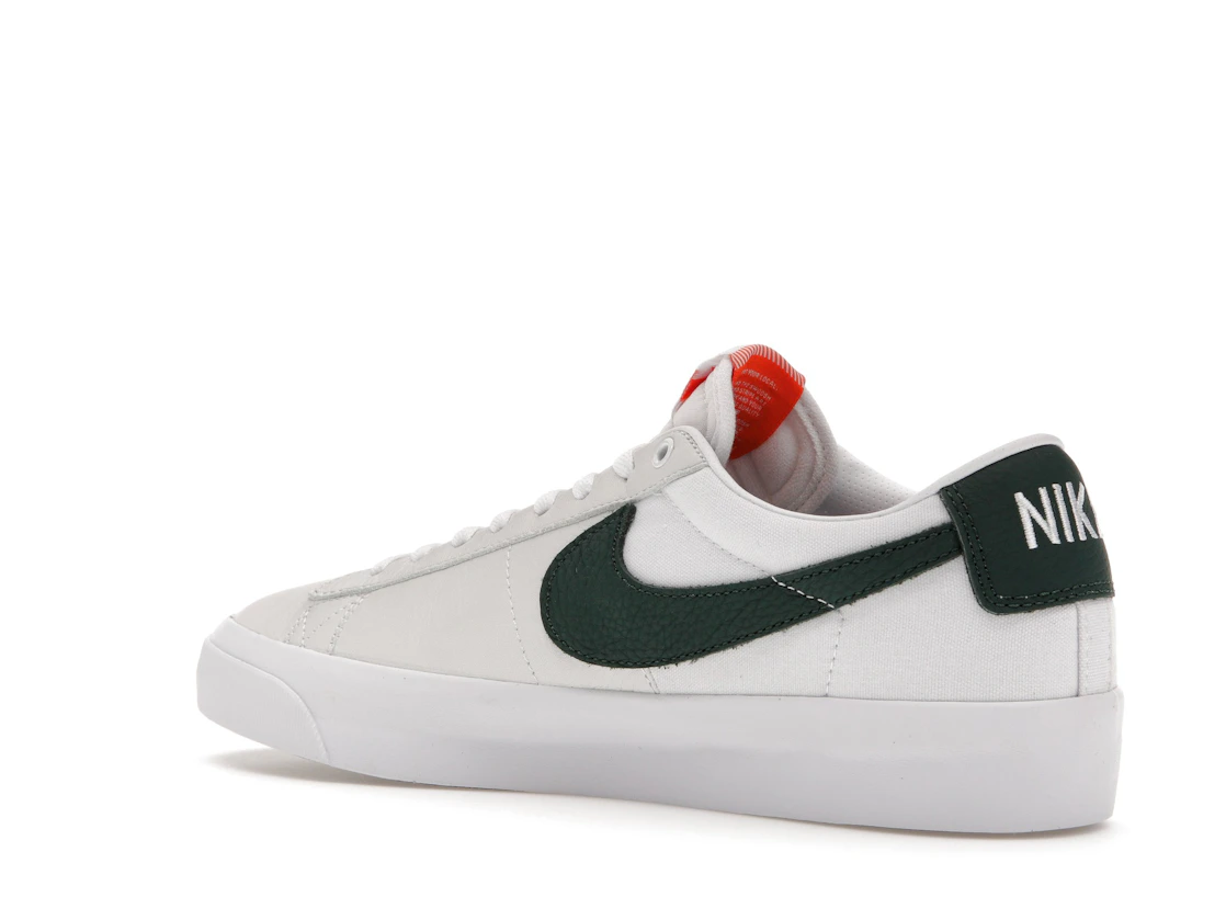 Vue 23 de Nike SB Zoom Blazer Low Pro GT ISO White Pro Green