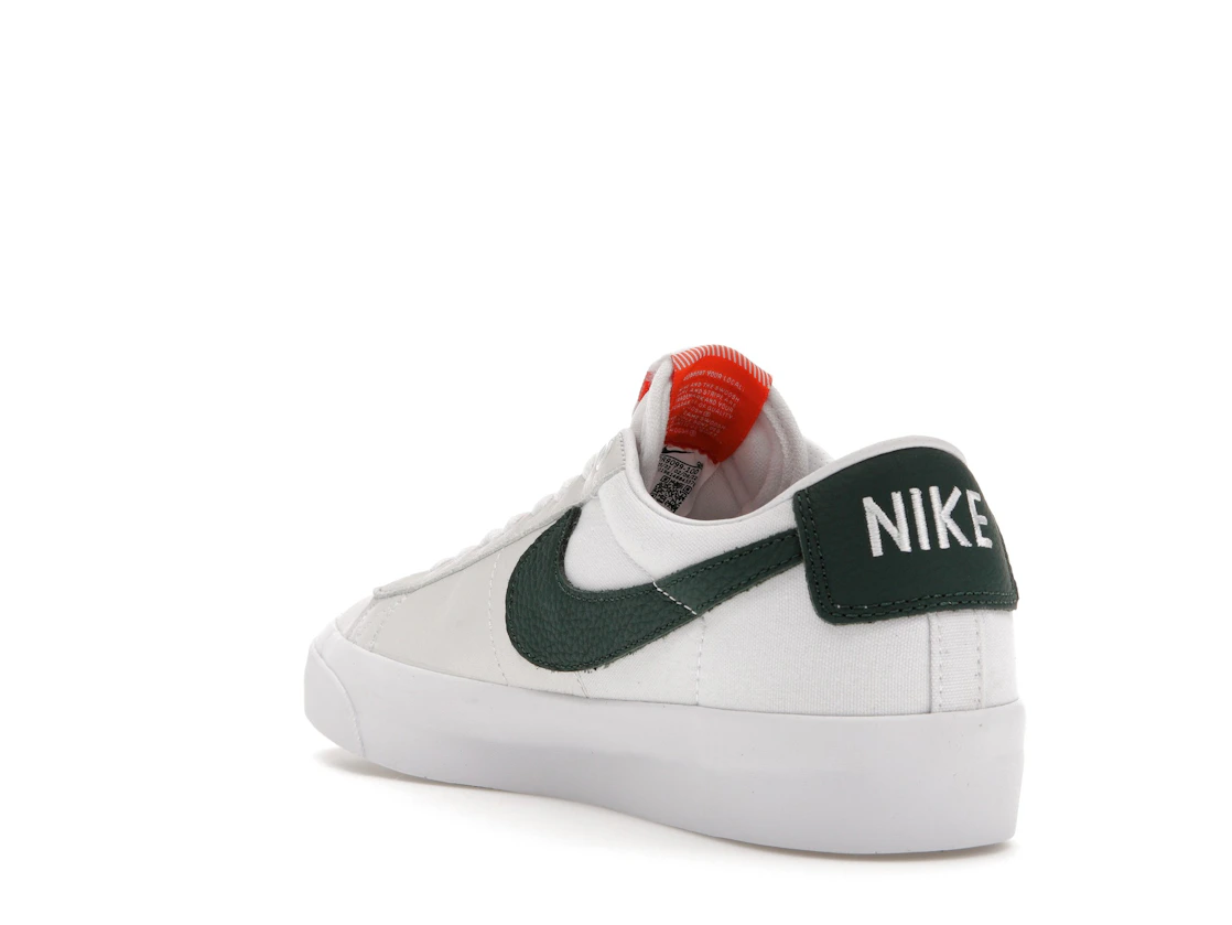 Vue 25 de Nike SB Zoom Blazer Low Pro GT ISO White Pro Green
