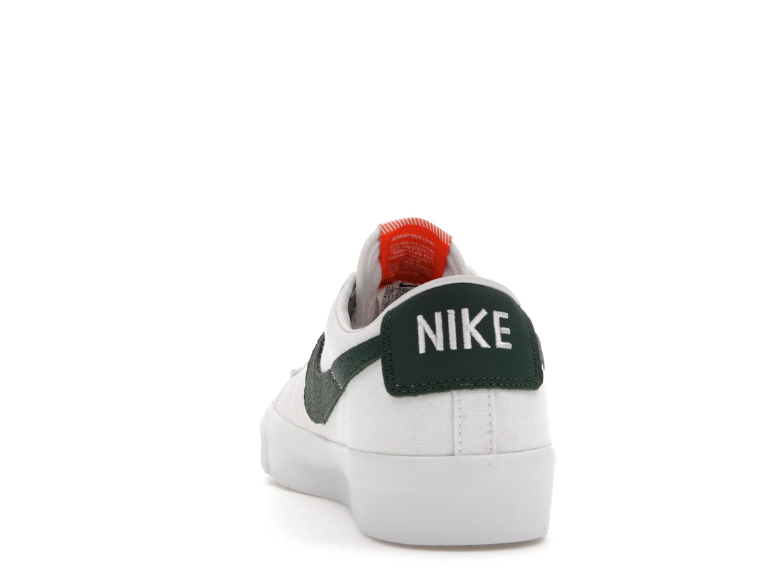 Vue 27 de Nike SB Zoom Blazer Low Pro GT ISO White Pro Green
