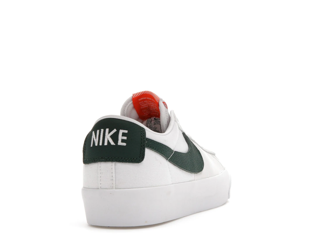 Vue 30 de Nike SB Zoom Blazer Low Pro GT ISO White Pro Green