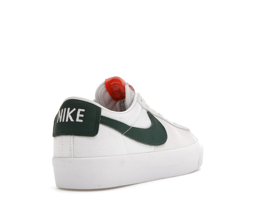 Vue 31 de Nike SB Zoom Blazer Low Pro GT ISO White Pro Green