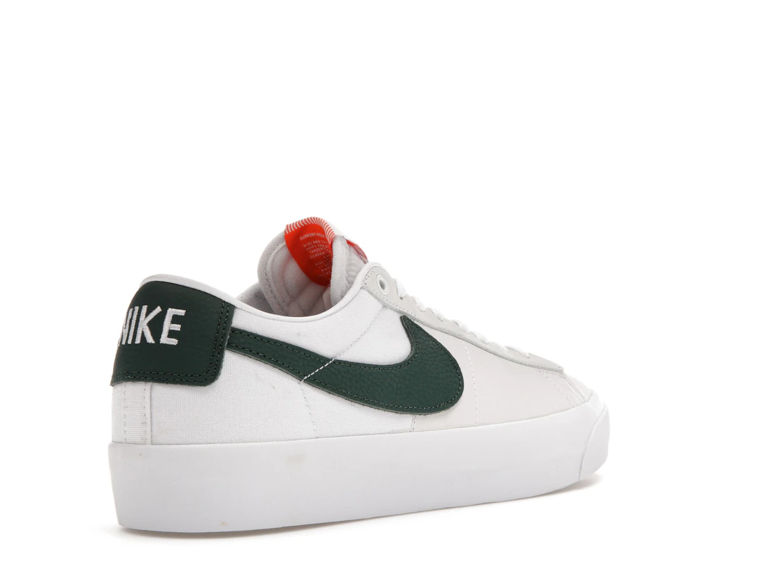 Vue 32 de Nike SB Zoom Blazer Low Pro GT ISO White Pro Green