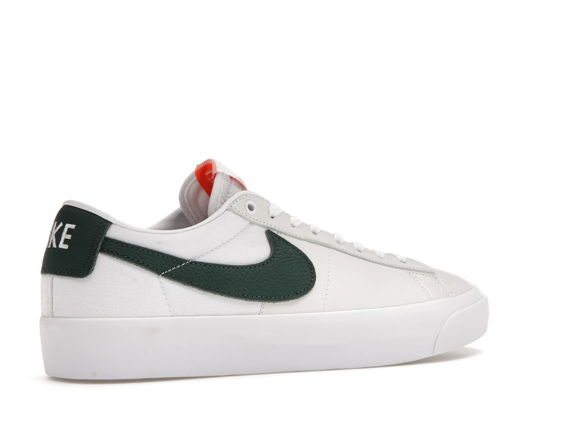 Vue 34 de Nike SB Zoom Blazer Low Pro GT ISO White Pro Green