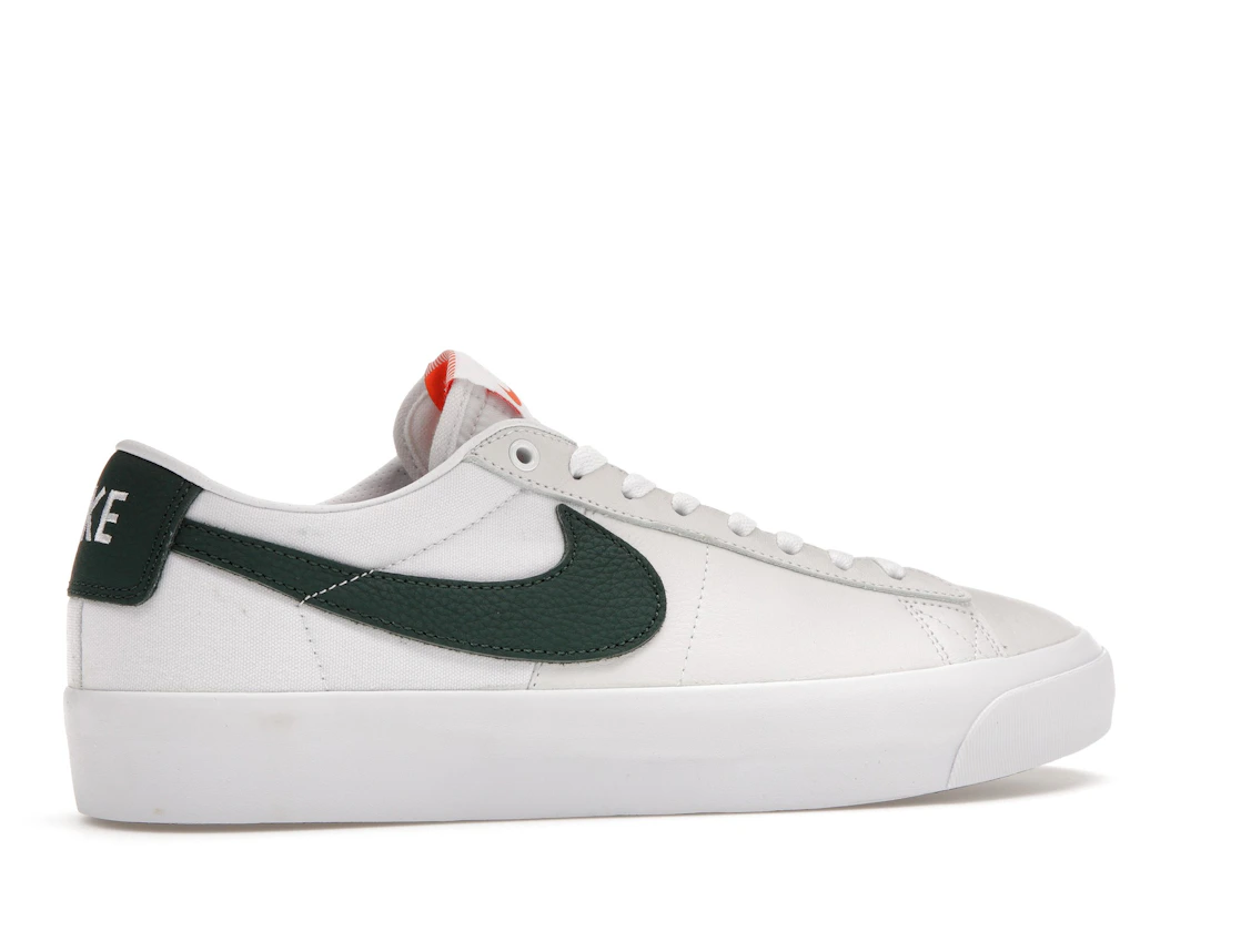 Vue 35 de Nike SB Zoom Blazer Low Pro GT ISO White Pro Green