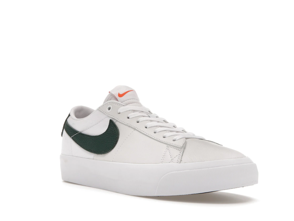 Vue 6 de Nike SB Zoom Blazer Low Pro GT ISO White Pro Green