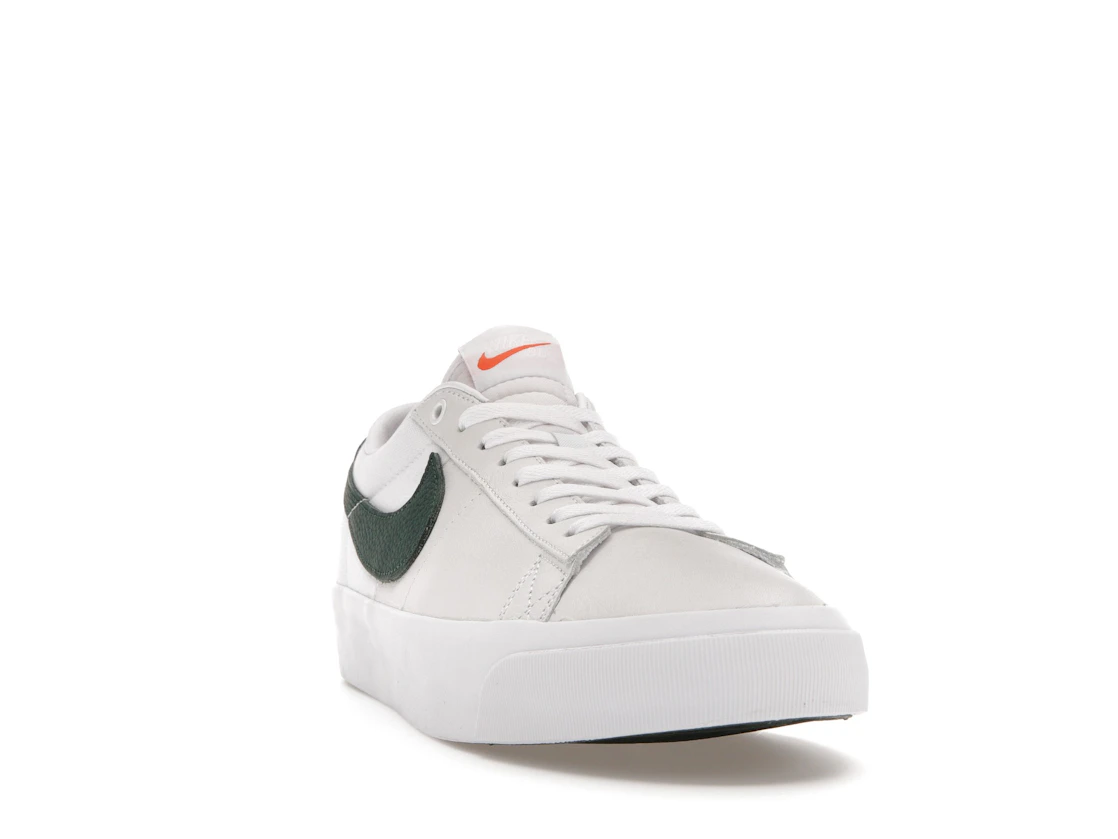 Vue 8 de Nike SB Zoom Blazer Low Pro GT ISO White Pro Green