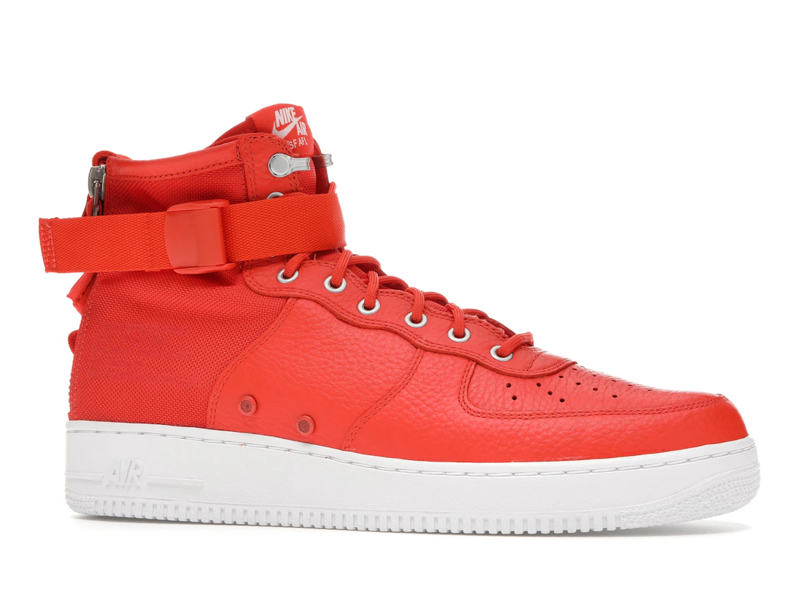 Vue 3 de Nike SF Air Force 1 Mid Team Orange