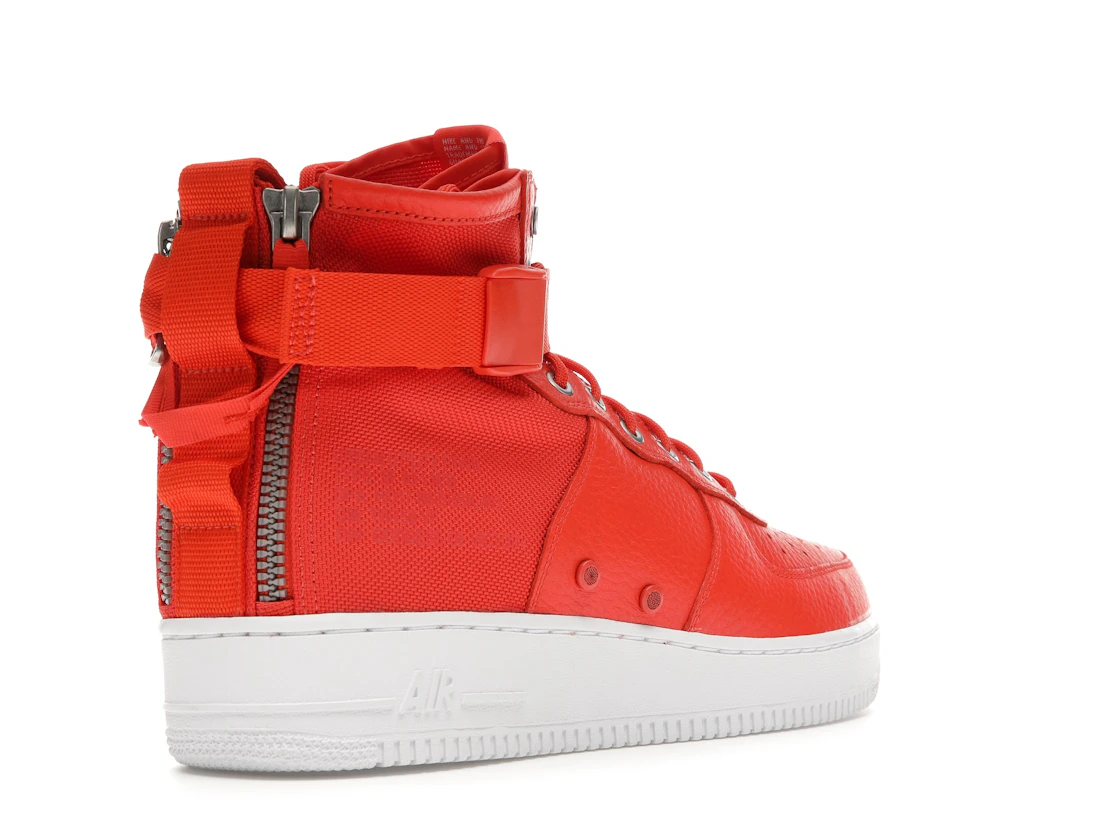 Vue 32 de Nike SF Air Force 1 Mid Team Orange