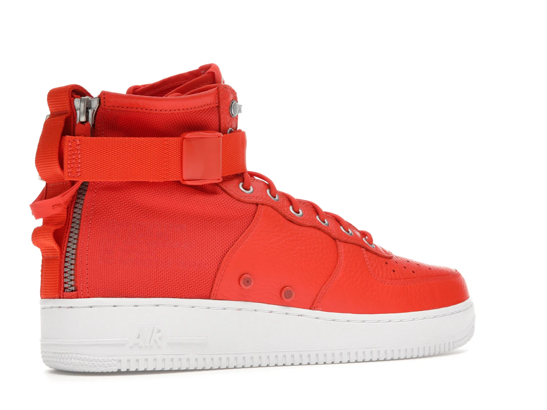 Vue 34 de Nike SF Air Force 1 Mid Team Orange