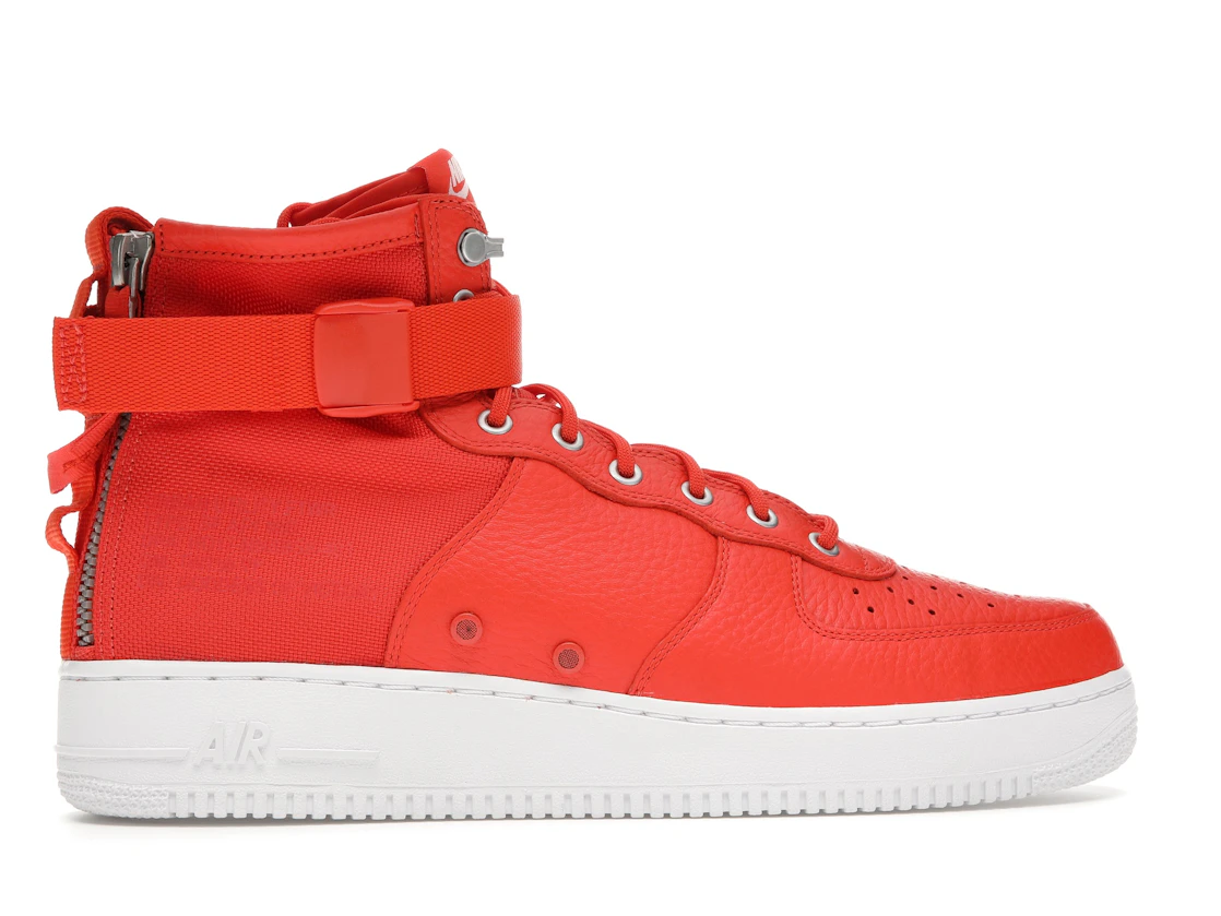 Vue 36 de Nike SF Air Force 1 Mid Team Orange