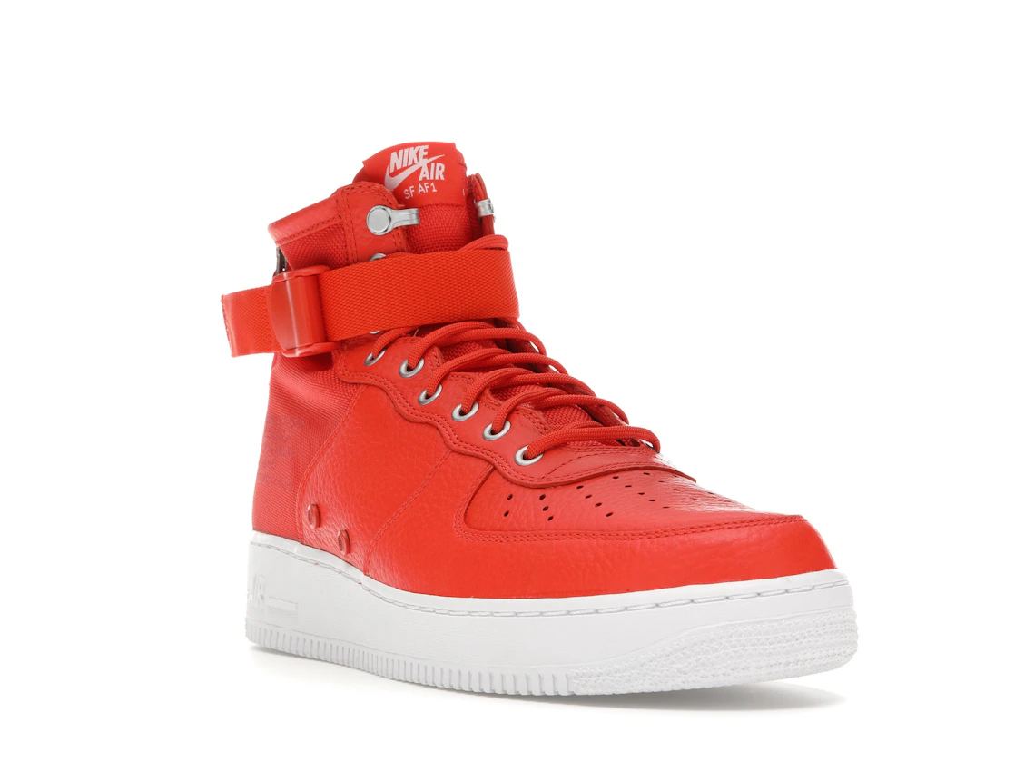 Vue 7 de Nike SF Air Force 1 Mid Team Orange