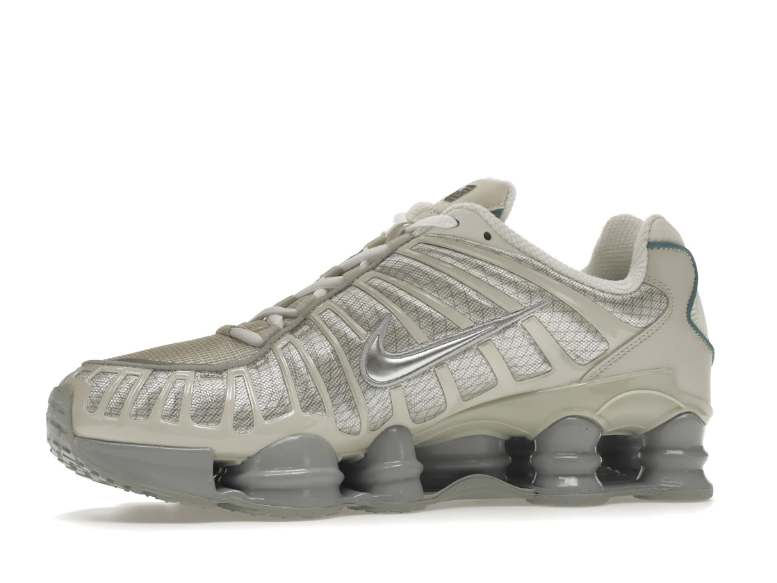 Vue 17 de Nike Shox TL Light Bone Metallic Silver Cool Grey