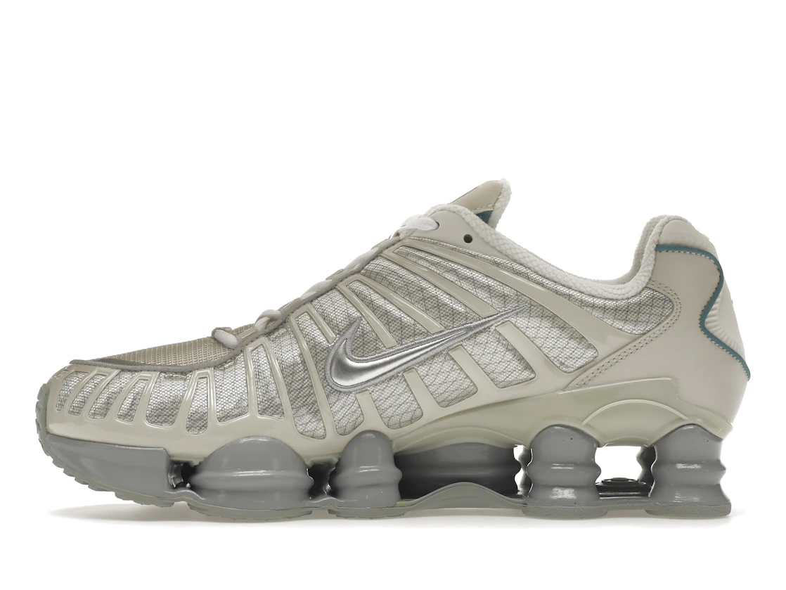 Vue 19 de Nike Shox TL Light Bone Metallic Silver Cool Grey