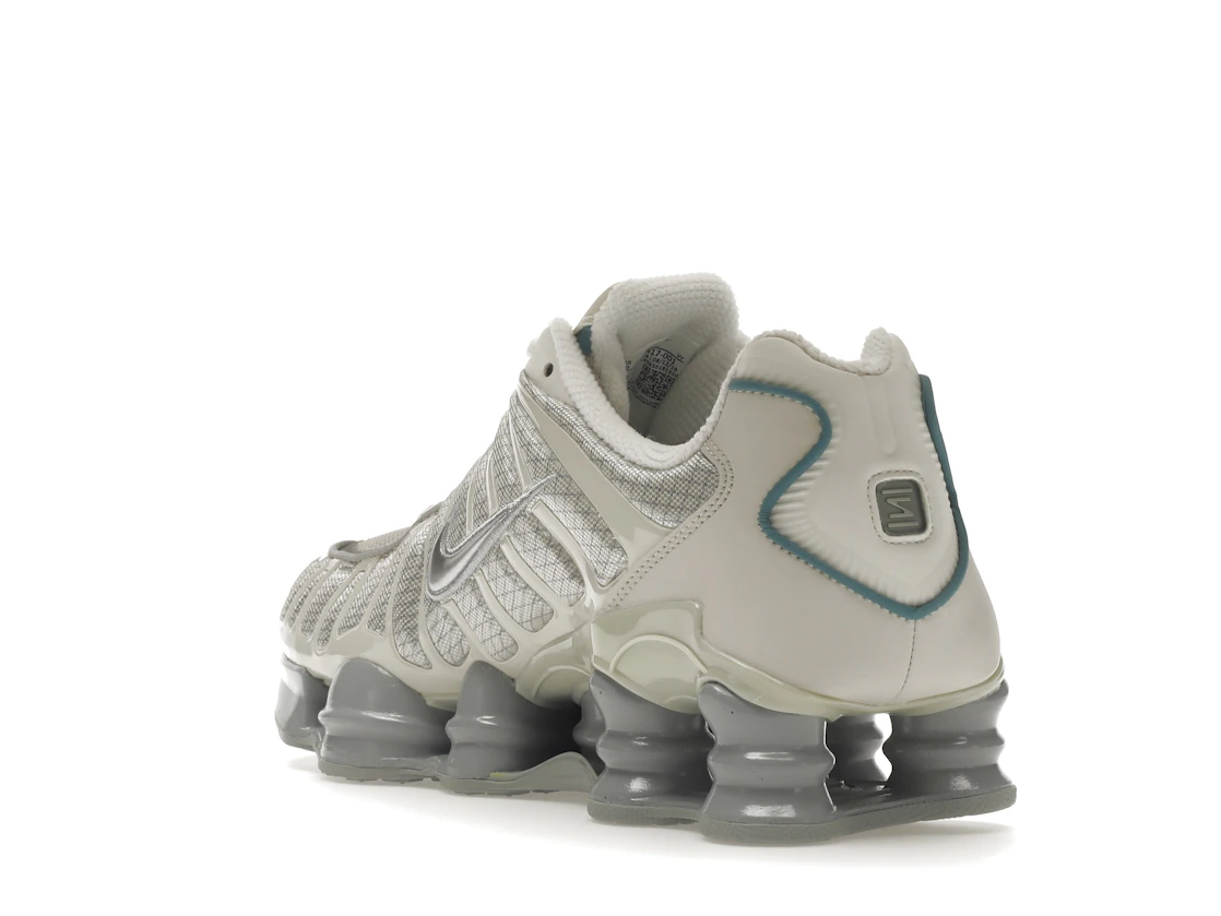 Vue 25 de Nike Shox TL Light Bone Metallic Silver Cool Grey