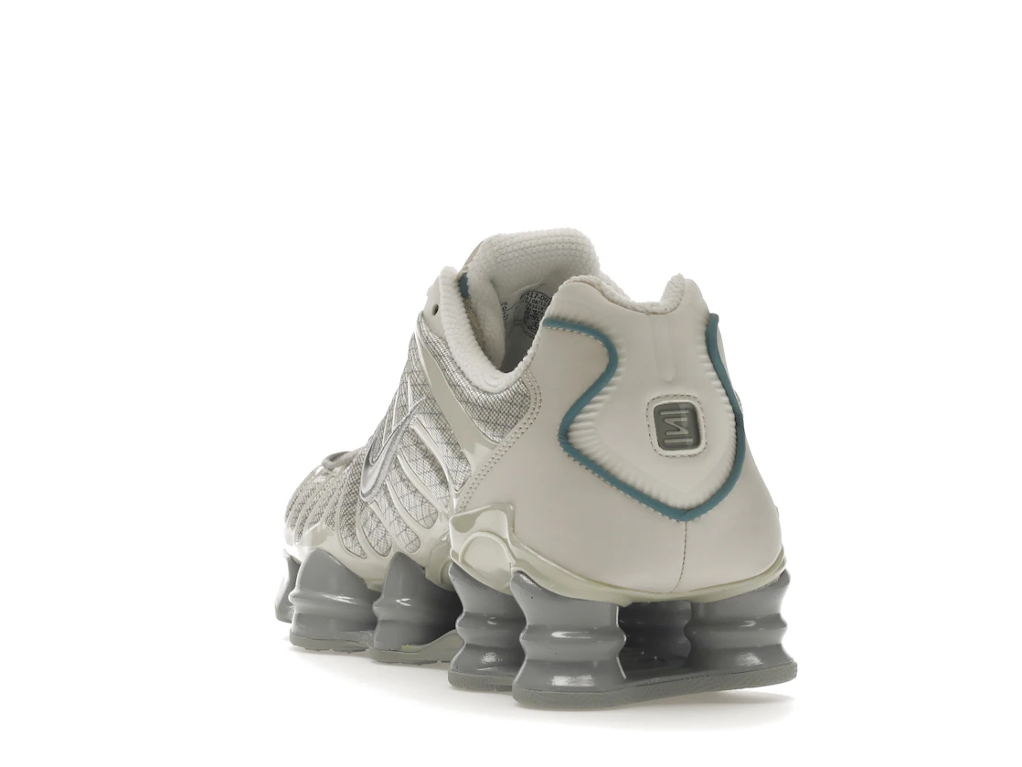 Vue 26 de Nike Shox TL Light Bone Metallic Silver Cool Grey