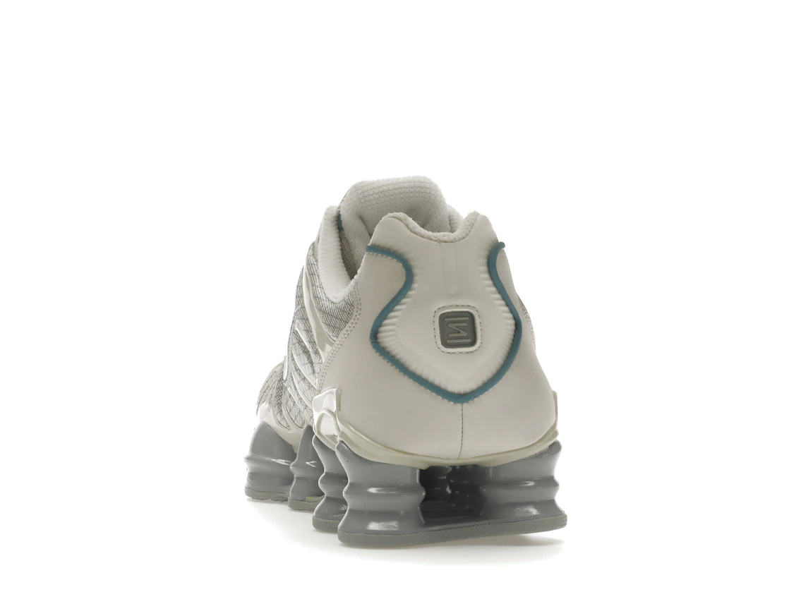 Vue 27 de Nike Shox TL Light Bone Metallic Silver Cool Grey