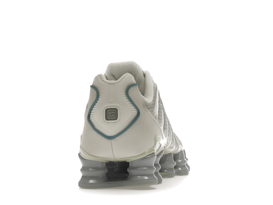 Vue 29 de Nike Shox TL Light Bone Metallic Silver Cool Grey