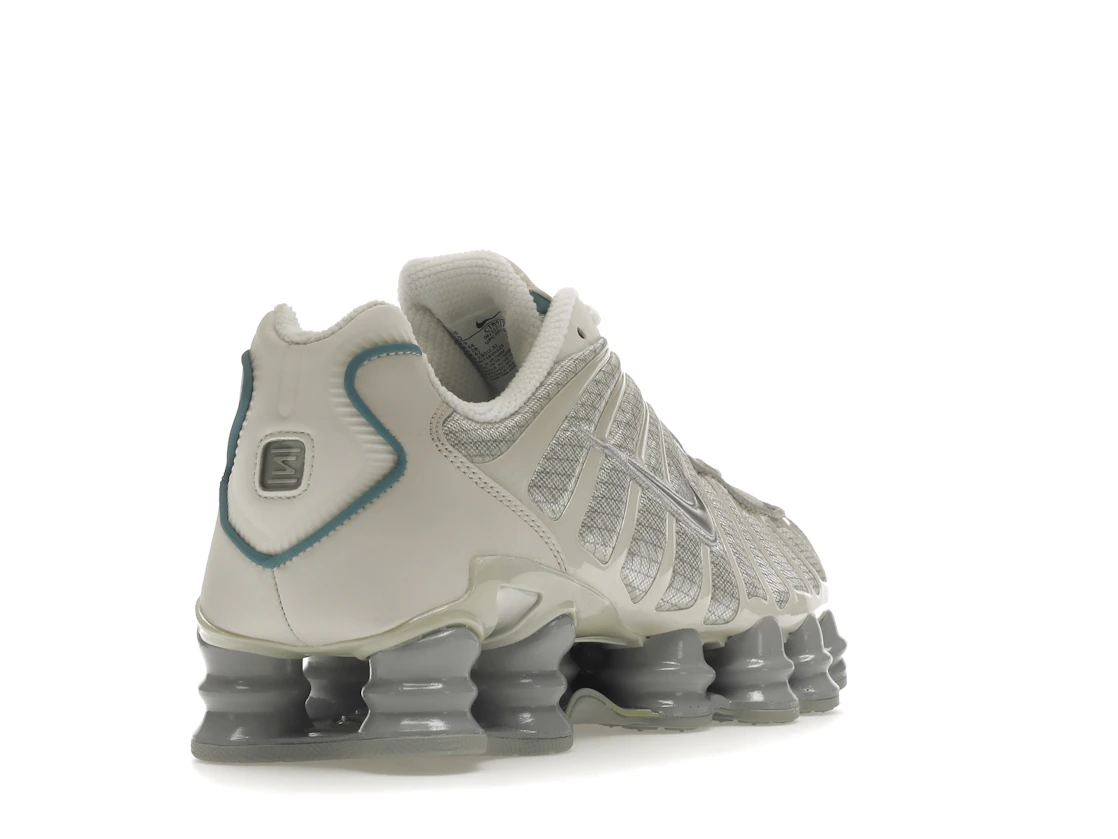 Vue 31 de Nike Shox TL Light Bone Metallic Silver Cool Grey