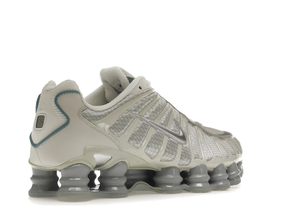 Vue 33 de Nike Shox TL Light Bone Metallic Silver Cool Grey