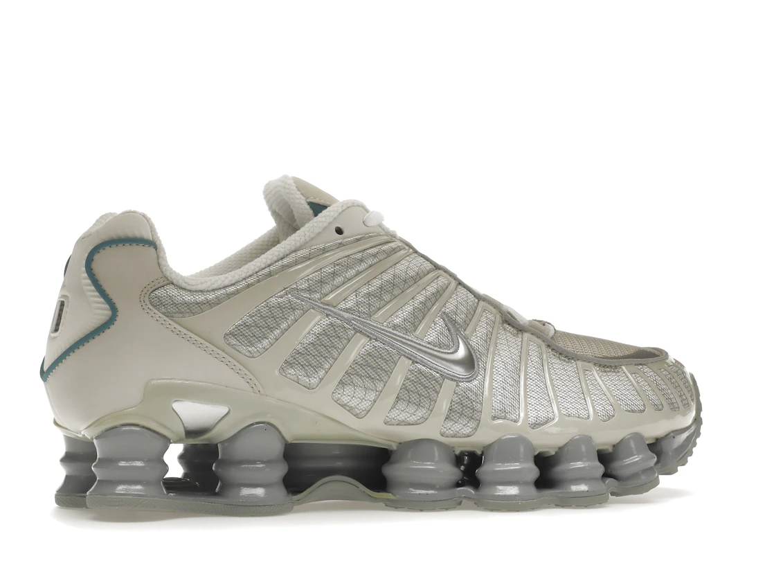 Vue 35 de Nike Shox TL Light Bone Metallic Silver Cool Grey