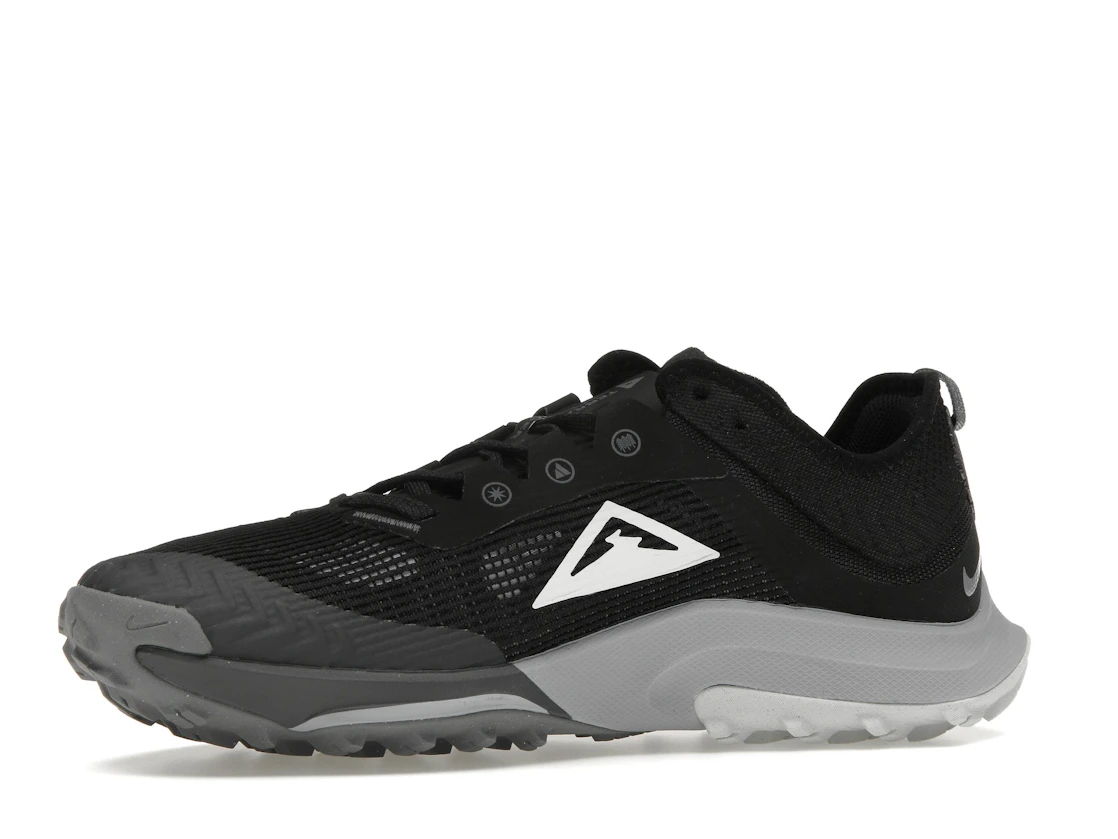 Vue 17 de Nike Terra Kiger 8 Black Anthracite Wolf Grey
