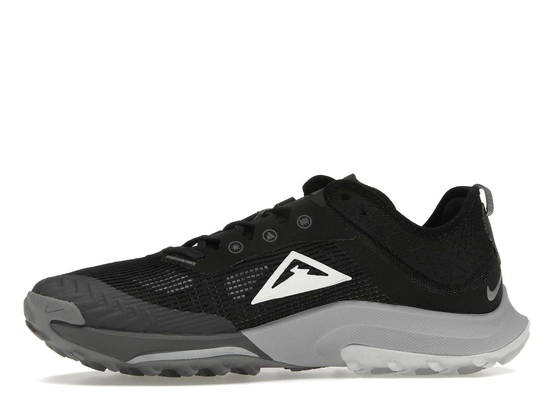 Vue 18 de Nike Terra Kiger 8 Black Anthracite Wolf Grey