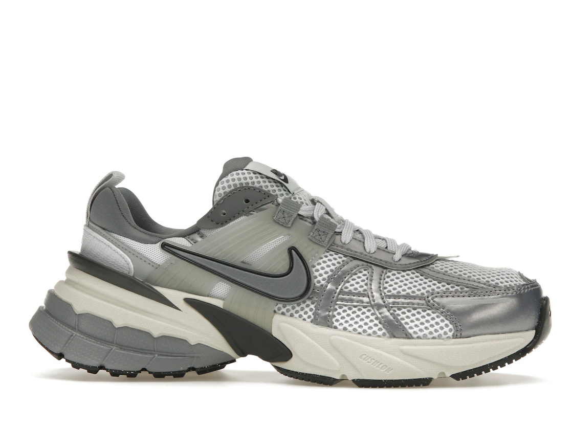 Vue 2 de Nike V2K Run Pure Platinum Wolf Grey 