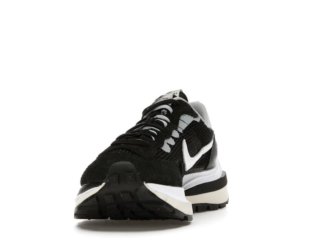 Vue 12 de Nike Vaporwaffle sacai Black White