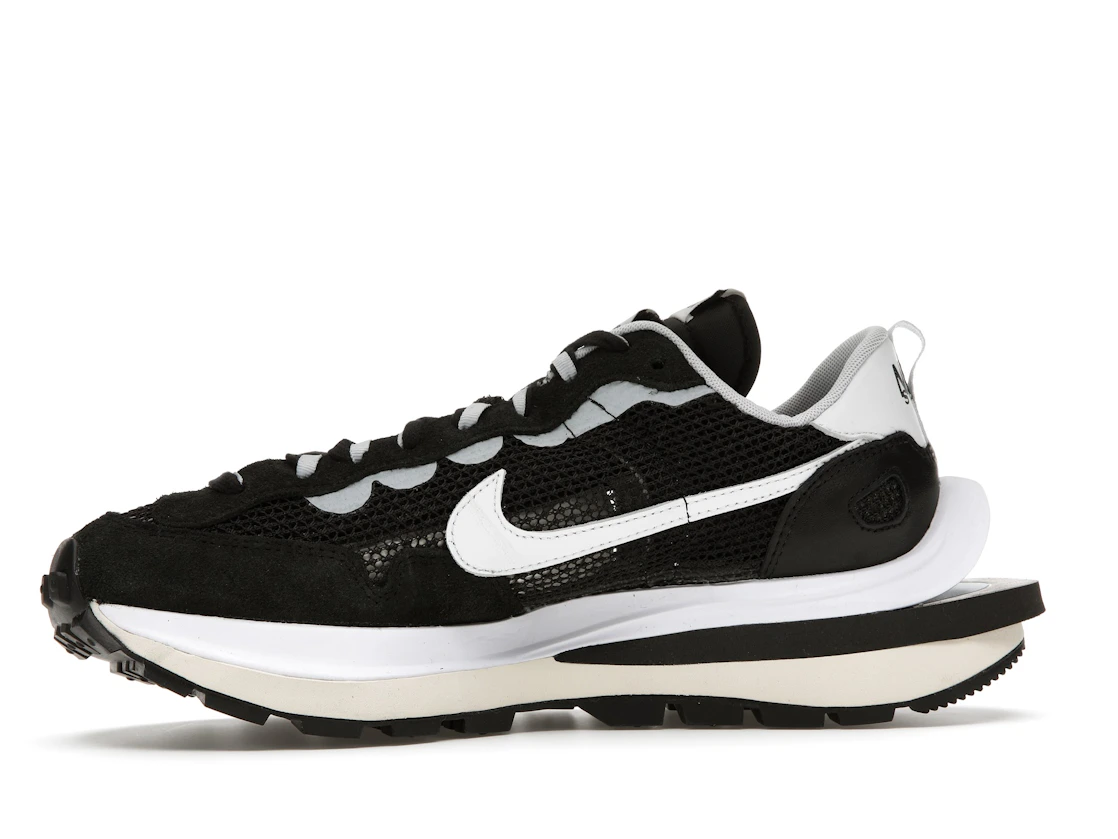 Vue 18 de Nike Vaporwaffle sacai Black White