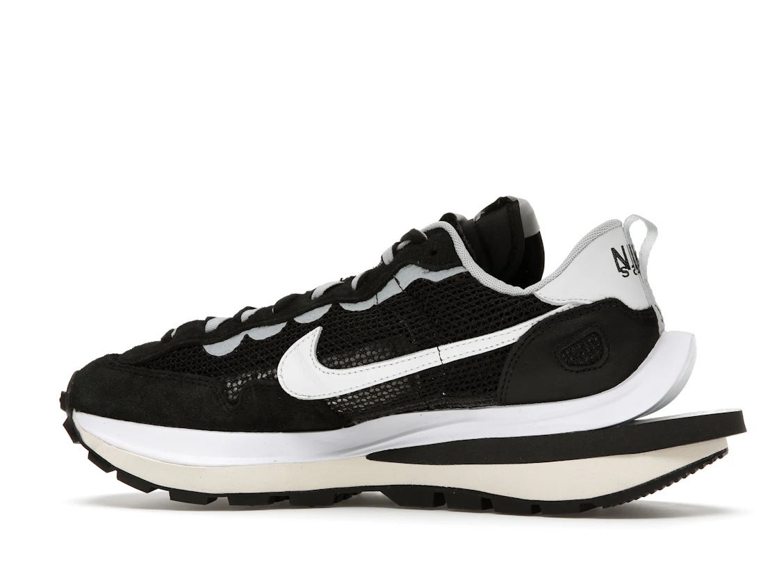 Vue 21 de Nike Vaporwaffle sacai Black White