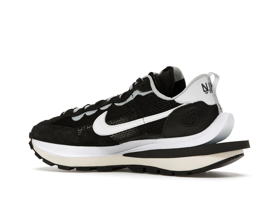 Vue 22 de Nike Vaporwaffle sacai Black White